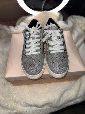 Jewel Badgley Mischka Women's Lace-Up Sneakers